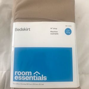 Bedskirt